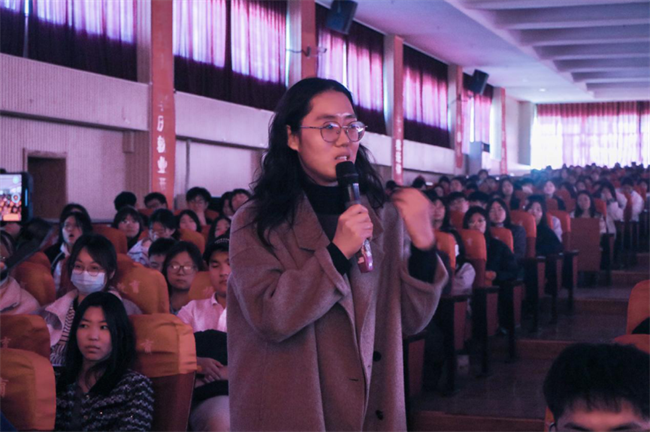 燃我青春 强我国防——《人民的军队·音乐国防课》走进Beat365唯一官方网站