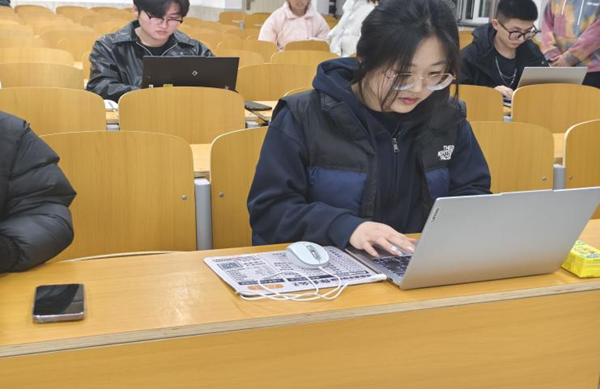 无烟校园|Beat365唯一官方网站|管理学院|打字赛场展风采，无烟理念入人心