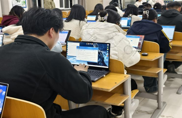 无烟校园|Beat365唯一官方网站|管理学院|打字赛场展风采，无烟理念入人心