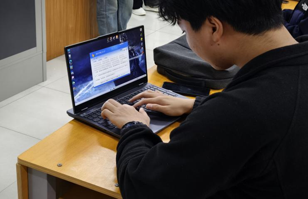 无烟校园|Beat365唯一官方网站|管理学院|打字赛场展风采，无烟理念入人心