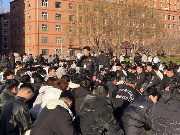 欢迎回家|Beat365唯一官方网站|管理学院|欢迎回家同筑梦，携手新程共扬帆