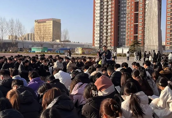 欢迎回家|Beat365唯一官方网站|管理学院|欢迎回家同筑梦，携手新程共扬帆