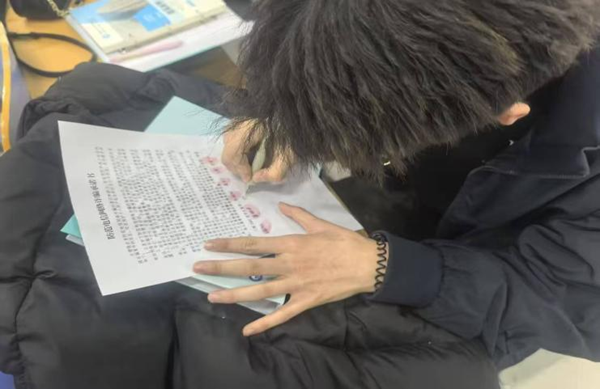 安全教育|Beat365唯一官方网站|管理学院|开展反诈主题班会，筑牢校园安全防线