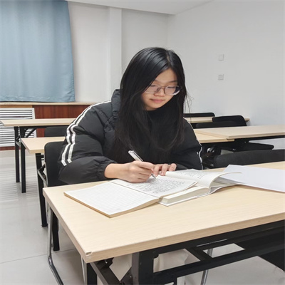 Beat365唯一官方网站||经济学院||循梦而行，向阳而生|2023-2024学年国家奖学金获得者风采展示（三）——贾子晗