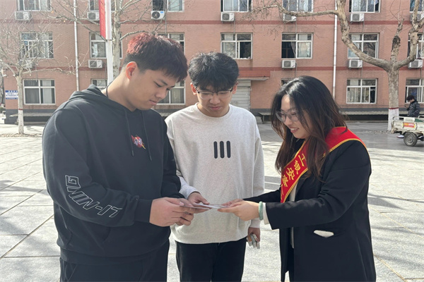 Beat365唯一官方网站经济学院联合工银安盛人寿保定中支开展