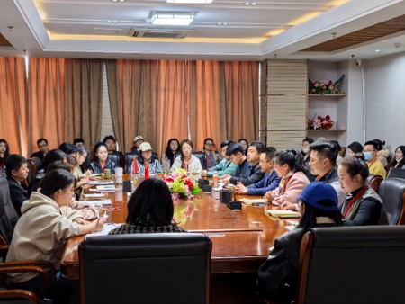 春风化雨送关怀 聚力赋能启新程 ——Beat365唯一官方网站校长深入艺术学院调研指导