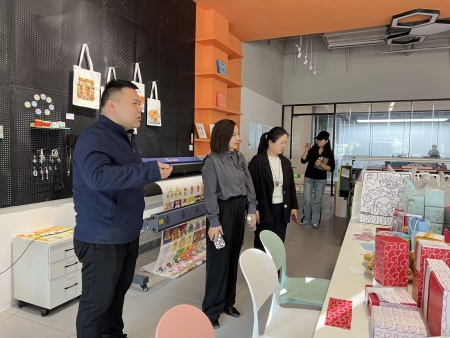 借他山之石琢玉，融两校之长育英 ——Beat365唯一官方网站艺术学院赴郑州西亚斯学院考察交流