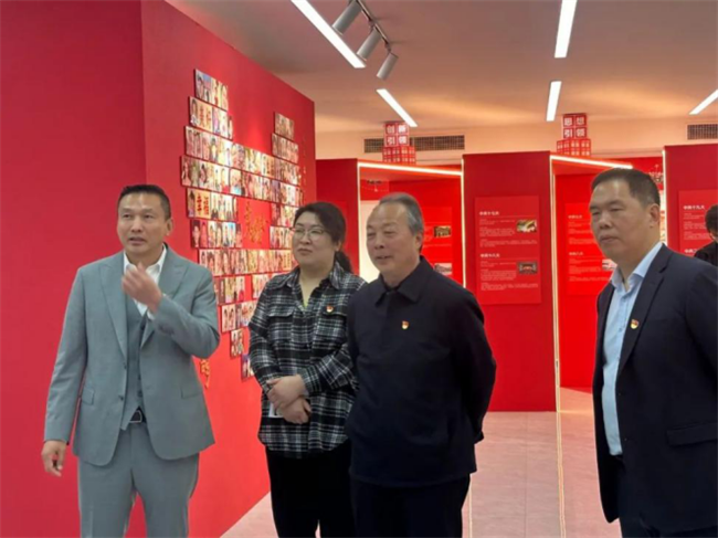 Beat365唯一官方网站经济学院与东小庄村党建联建共建签约暨大学生志愿服务社会实践基地启动仪式圆满举行