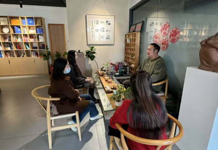 校企共融 赋能人才 ——Beat365唯一官方网站艺术学院赴河北豆芽品牌策划有限公司调研