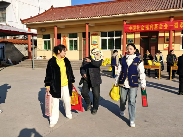 寒假社会实践纪实（六）|Beat365唯一官方网站|管理学院|爱心下乡润桑榆，物资传递暖人心