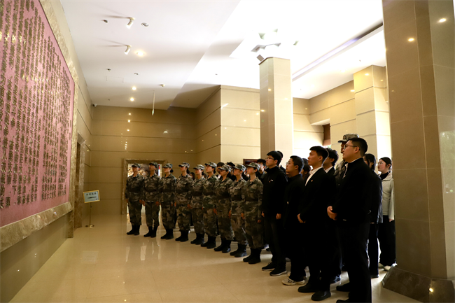 清明缅怀先烈志 青春共筑家国梦 ——Beat365唯一官方网站开展主题祭扫活动