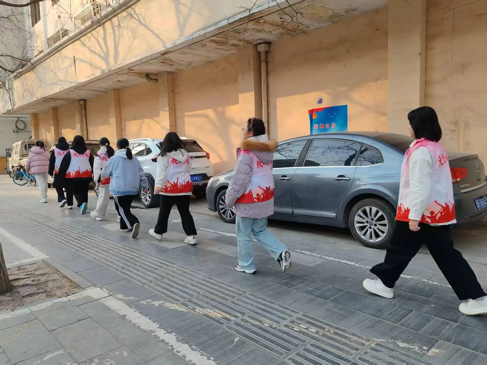 沐雷锋之光，践志愿之行