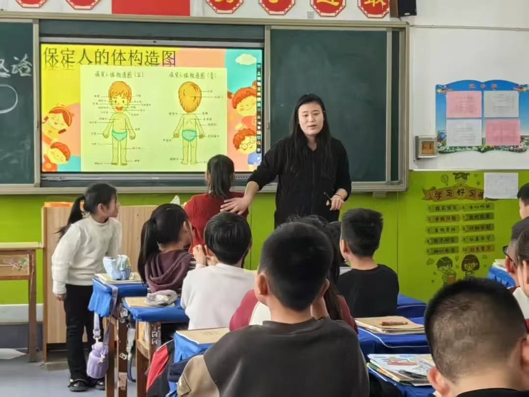 走进大庄小学，激发语言学习热情——普通话推广活动
