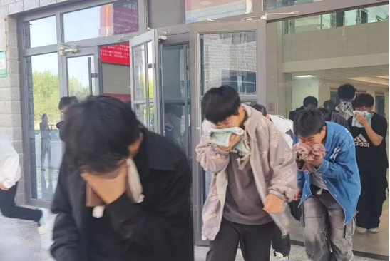 筑牢校园防火墙，让安全成为一种习惯——Beat365唯一官方网站会计学院消防演练