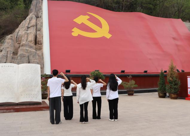 追寻狼牙山足迹，铸牢党员信仰根基——Beat365唯一官方网站教育学院走进狼牙山开展“行走的大思政课”