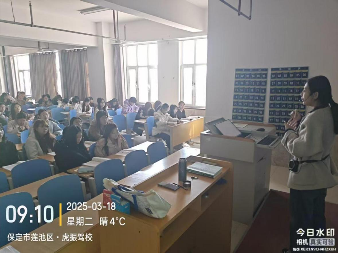 开展示范课观摩活动，共探教学新路径