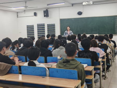 艺术与信仰的交融：一场红色书籍读书班的思想碰撞