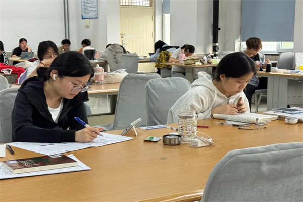 【书香启智，经韵润心】春光美如斯，读书正当时——世界读书日阅读活动