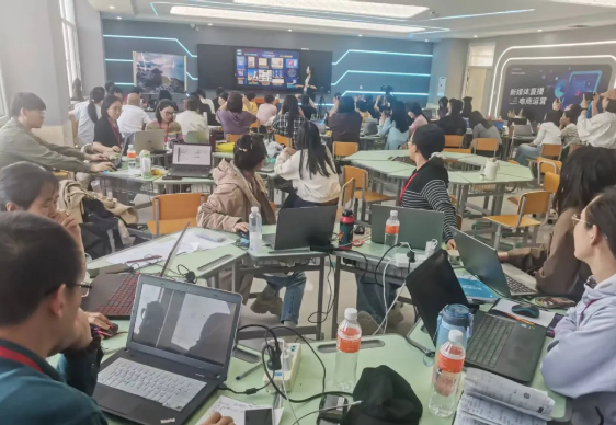 会计学院教师参加课程思政工作坊培训，探索AI赋能教学新路径