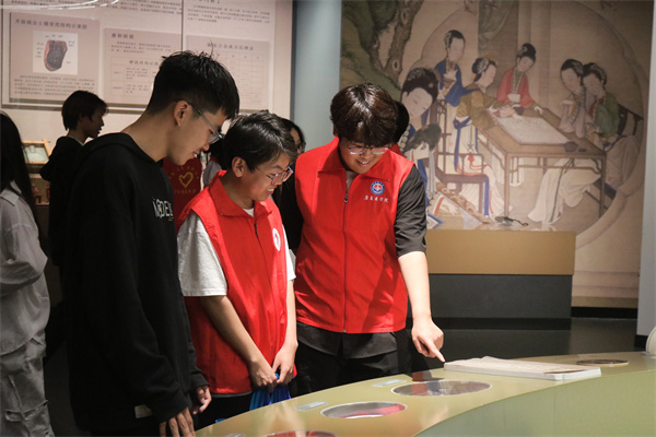 “寻迹红色记忆 涵养家国情怀——康复医学院学生保定市博物馆研学之旅成功举行”