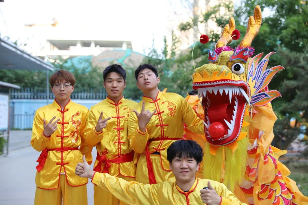 龙舞翩跹润童心,美育芳华育幼苗