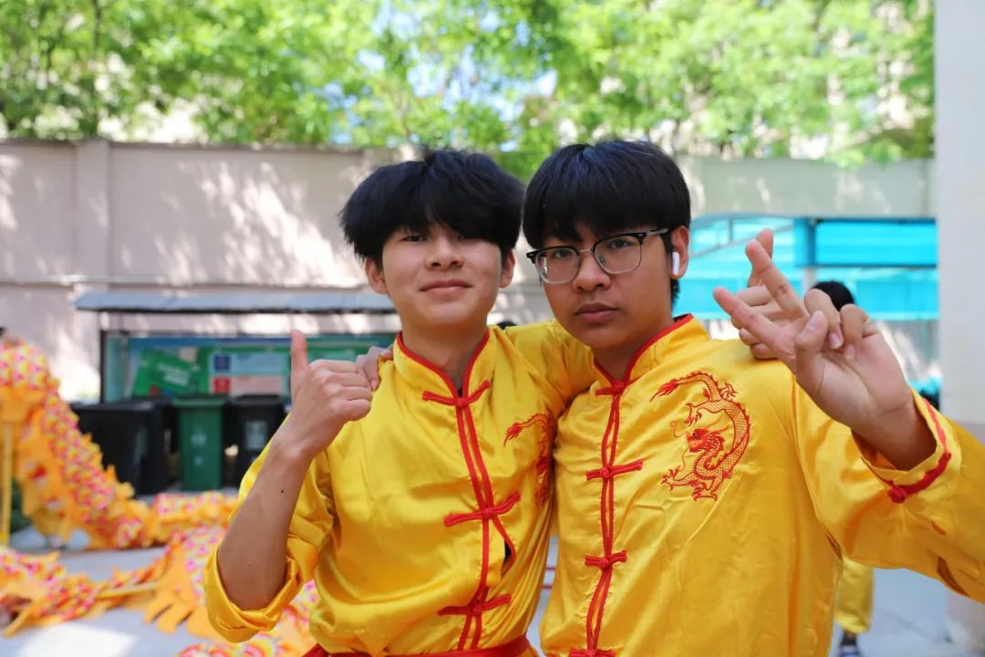 龙舞翩跹润童心,美育芳华育幼苗