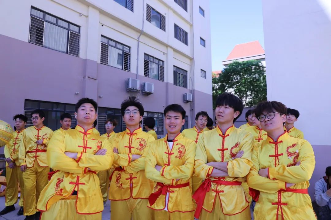 龙舞翩跹润童心,美育芳华育幼苗