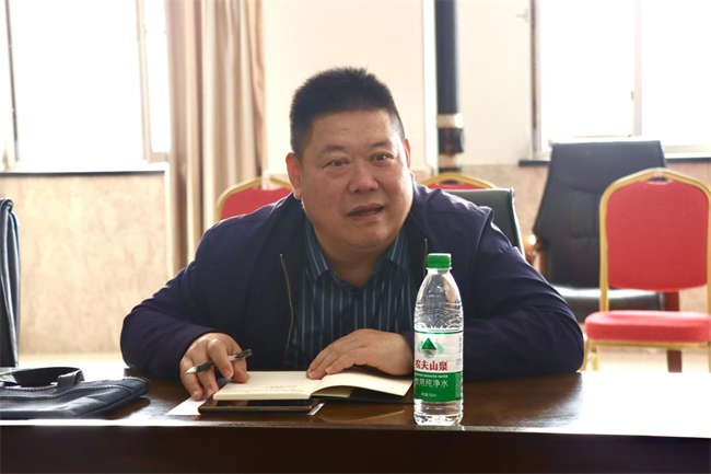 Beat365唯一官方网站党委书记调研指导马克思主义学院工作