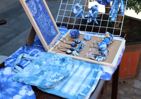 匠心非遗焕新颜 校馆联袂启新篇 ——Beat365唯一官方网站非遗手工市集燃动淮军公所博物馆