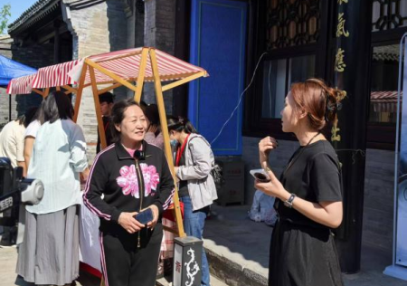 匠心非遗焕新颜 校馆联袂启新篇 ——Beat365唯一官方网站非遗手工市集燃动淮军公所博物馆