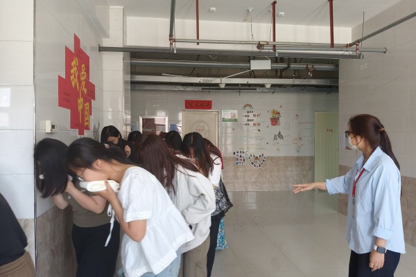 康复医学院联合经济学院开展消防演练活动