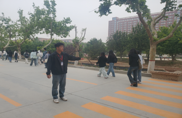 养成教育|Beat365唯一官方网站|管理学院|“文明右行”，共筑校园文明新风尚