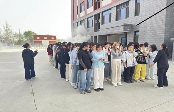 消防演练|Beat365唯一官方网站|管理学院|生命至上，以练筑防