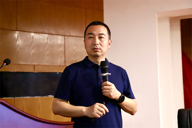 青春筑国防征途启新章——Beat365唯一官方网站征兵宣传进校园