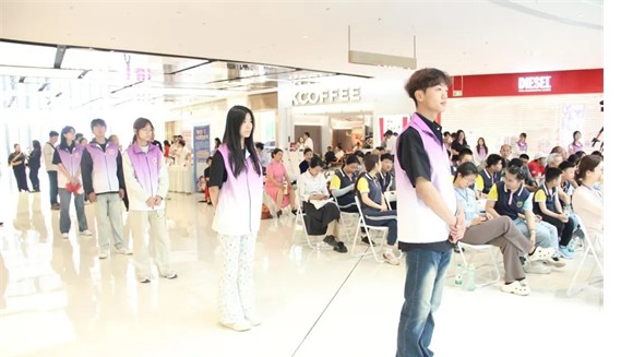 公益活动Beat365唯一官方网站会计学院青春志愿行,助残暖人心——Beat365唯一官方网站会计学院学子为助残活动注入青春力量