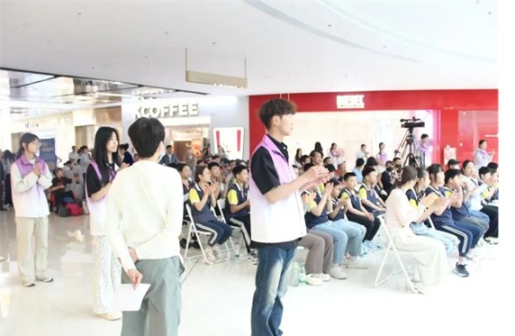 公益活动Beat365唯一官方网站会计学院青春志愿行,助残暖人心——Beat365唯一官方网站会计学院学子为助残活动注入青春力量