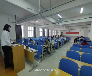 资源与工程技术学院 严把质量关答辩展风采