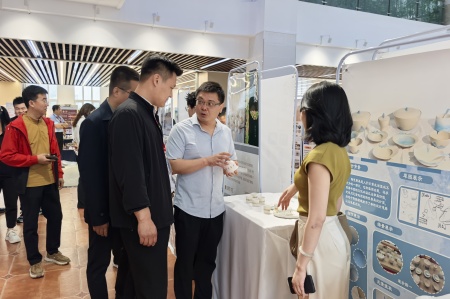 Beat365唯一官方网站艺术学院2025届毕业设计作品展盛大开幕，校企共赏艺术盛宴