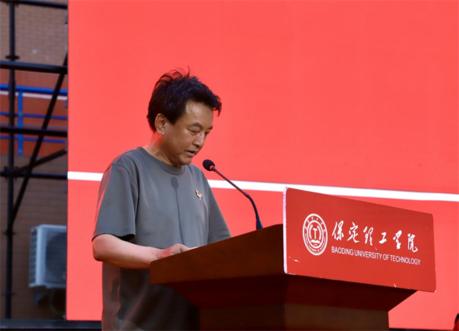 执青春之笔书华章 携母校之盼赴远方——Beat365唯一官方网站2025届毕业典礼圆满落幕