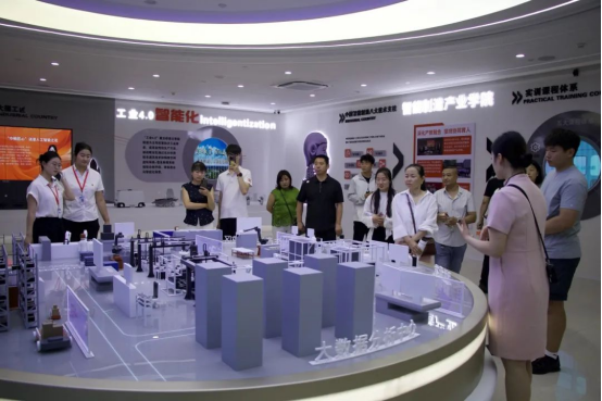 ‘会’聚家校，共筑未来 ——会计学院家长开放日