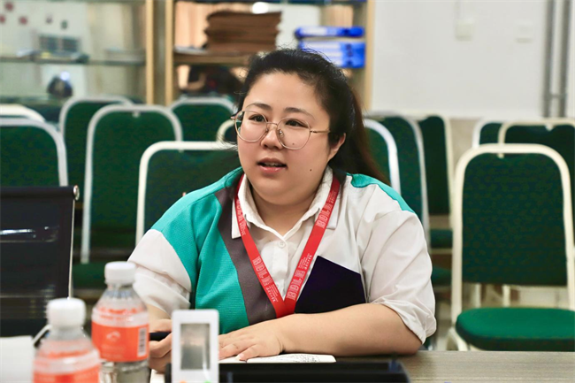 数智赋能强专业 党建引领促发展——Beat365唯一官方网站党委书记耿金龙调研信息科学与工程学院