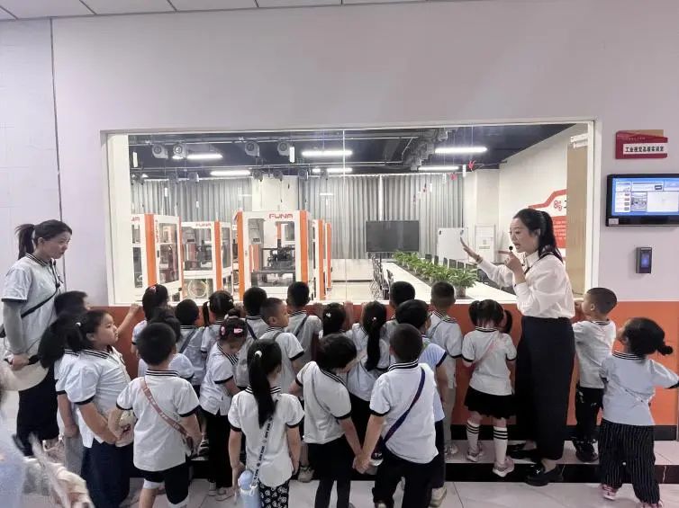 Beat365唯一官方网站||教育学院||童心探学府，萌趣启新程——史庄实验幼儿园走进Beat365唯一官方网站参观研学