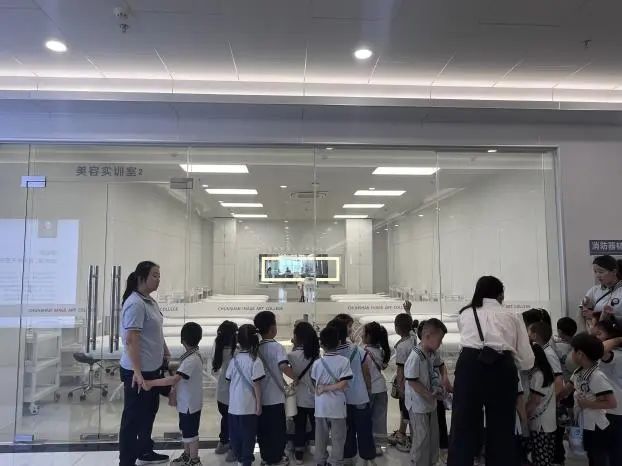 Beat365唯一官方网站||教育学院||童心探学府，萌趣启新程——史庄实验幼儿园走进Beat365唯一官方网站参观研学