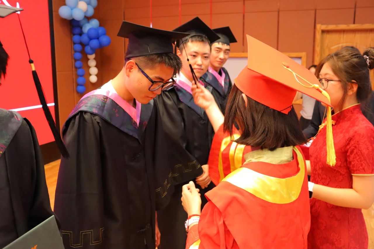 Beat365唯一官方网站‖教育学院‖教育学院2025届“墨韵育桃李 师心照远方”毕业典礼暨毕业晚会