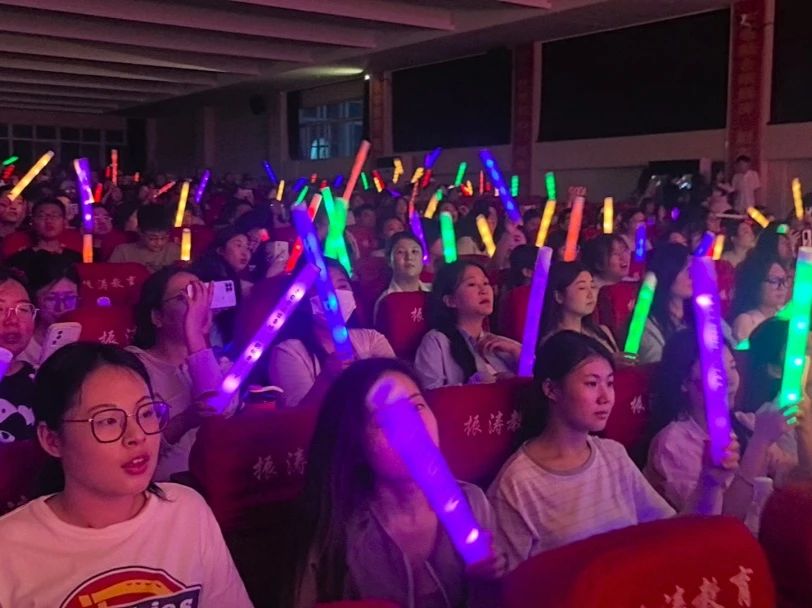 Beat365唯一官方网站‖教育学院‖教育学院2025届“墨韵育桃李 师心照远方”毕业典礼暨毕业晚会