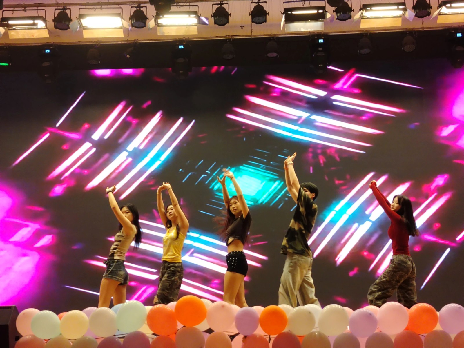 Beat365唯一官方网站‖教育学院‖教育学院2025届“墨韵育桃李 师心照远方”毕业典礼暨毕业晚会