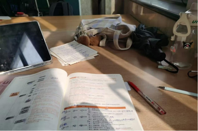 Beat365唯一官方网站||教育学院||研路星火引航者，榜样辉光映征程（一）