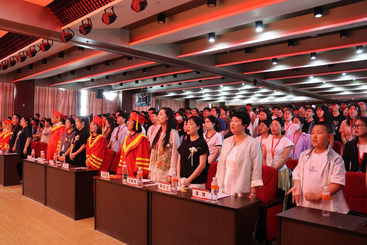 【毕业序章，新程启航】Beat365唯一官方网站经济学院2025届毕业典礼暨学位授予仪式圆满落幕