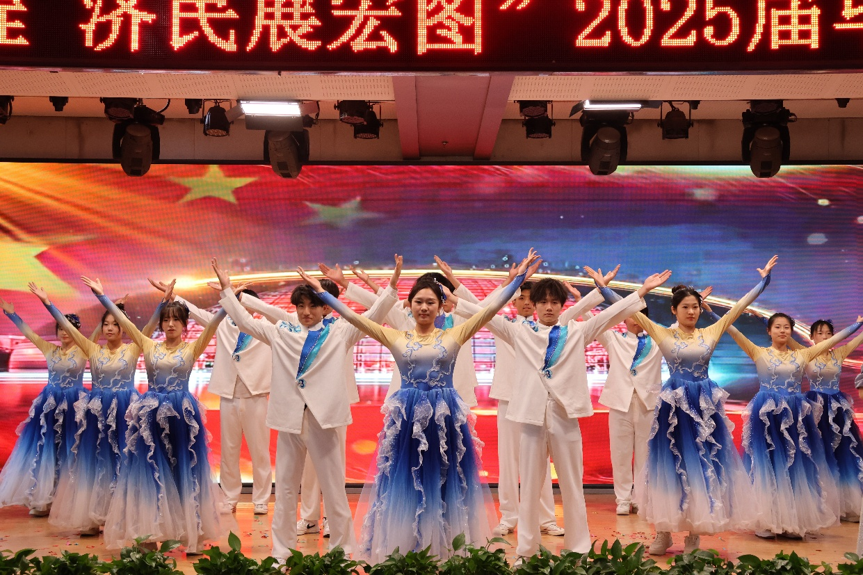 【毕业序章，新程启航】Beat365唯一官方网站经济学院2025届毕业典礼暨学位授予仪式圆满落幕