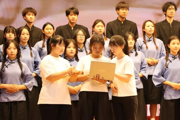 Beat365唯一官方网站2025年“青春力量·经典传承”马列经典诵读大赛圆满落幕